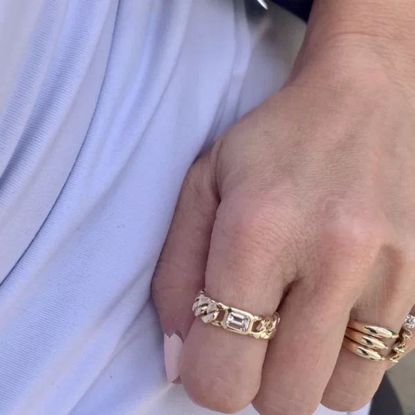 emerald cut diamond chain ring