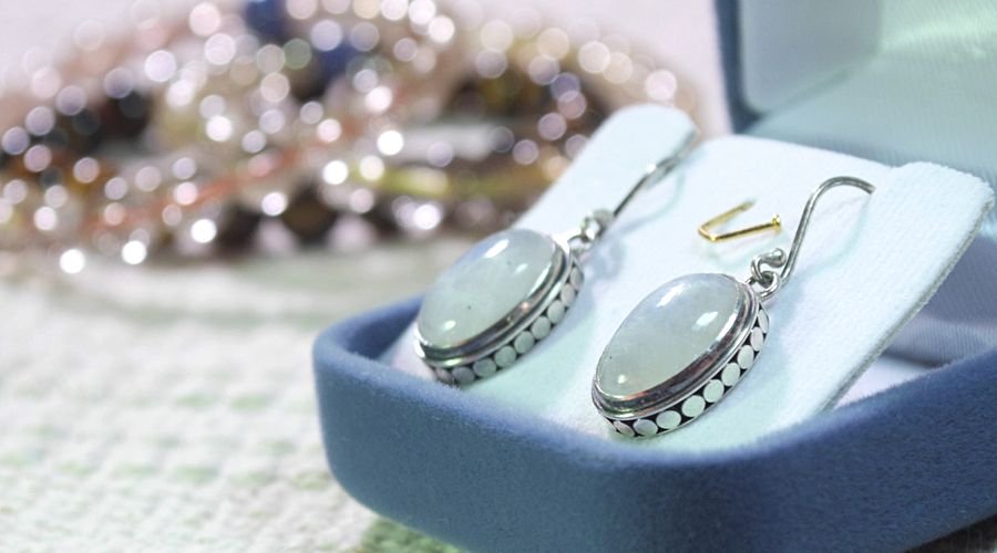 925 Sterling Silver earrings with Natural Rainbow Moonstone Gemstone