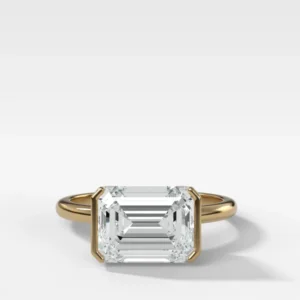 Engagement Ring With Emerald Cut Diamond (yellow gold)